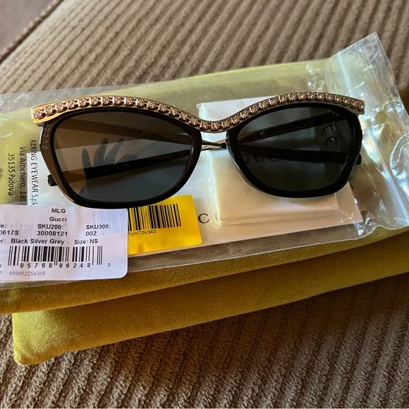 GUCCI WOMENS SQUARE/RECTANGLE BLACK SILVER GREY FASHION DESIGNER EYEWEAR New - Picture 3 of 5